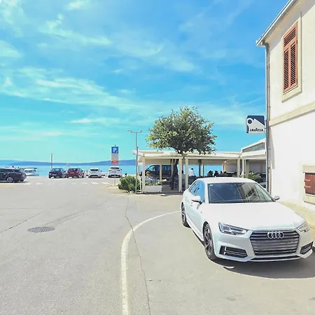 Apartmán One Bedroom Stunning In Kastel Stafilic