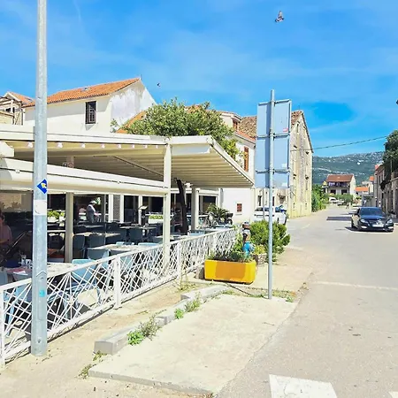 Appartement One Bedroom Stunning In Kastel Stafilic
