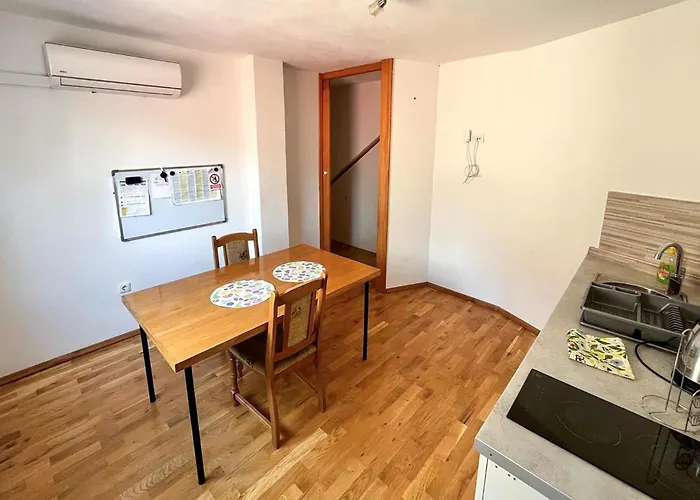 One Bedroom Stunning In Kastel Stafilic *