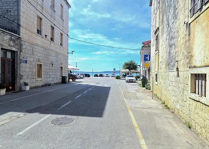 One Bedroom Stunning In Kastel Stafilic Kaštela