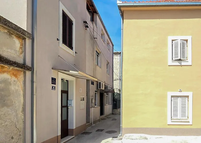 One Bedroom Stunning In Kastel Stafilic * Kaštela