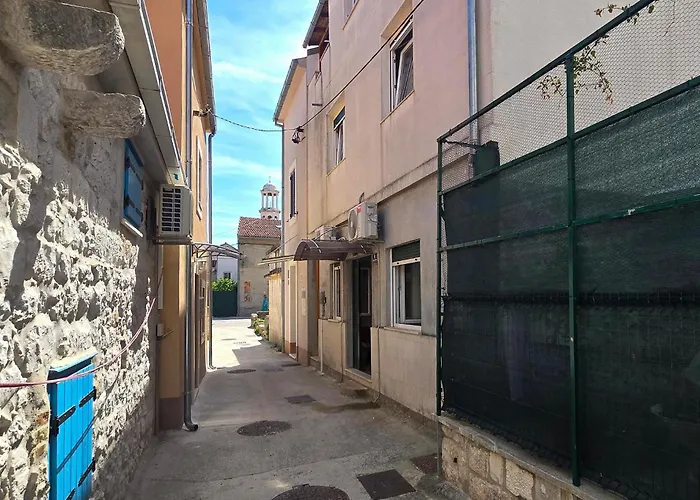 One Bedroom Stunning In Kastel Stafilic Apartmán