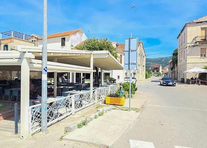 Apartmán One Bedroom Stunning In Kastel Stafilic